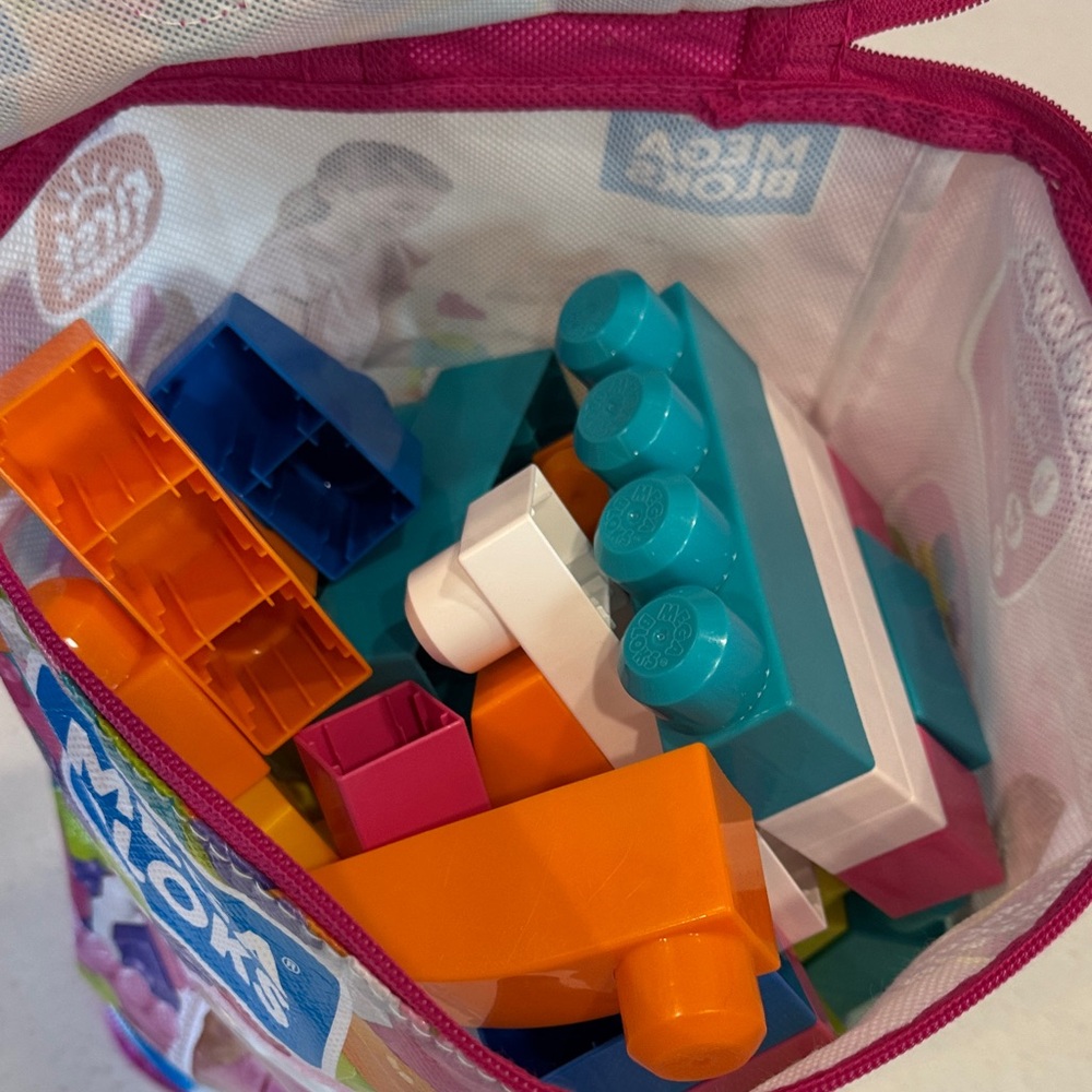 First Builders Big Building Bag - Pink Legos set . Mixed - Picture 2 of 4